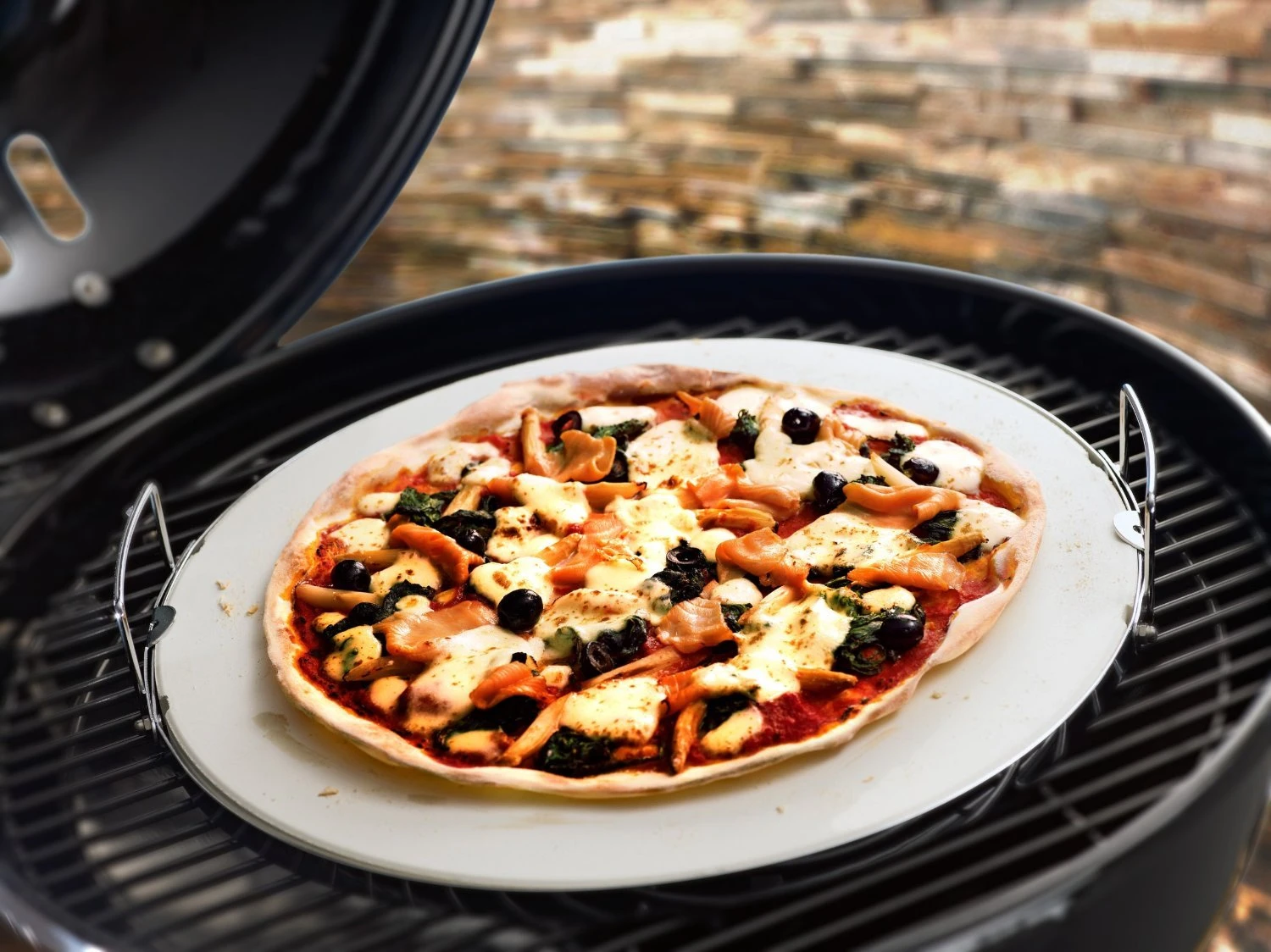 Cadac Pizza Stone 33cm 4 Cadac Pizza Stone 33cm - Image 2